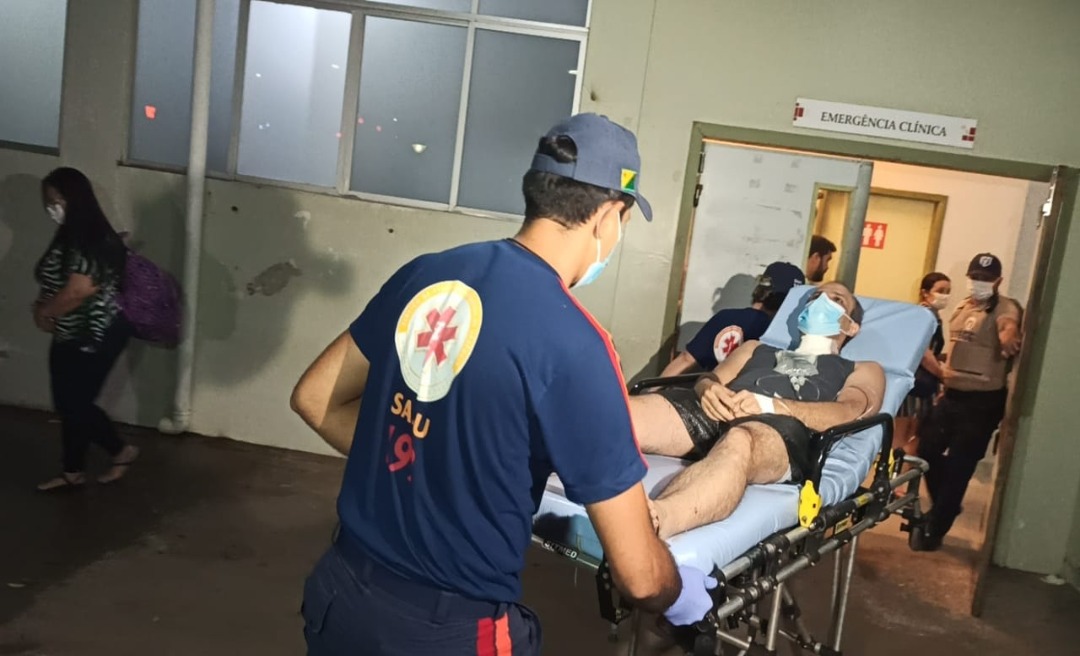 Trabalhador tem casa invadida por assaltante, entra em luta corporal com o bandido e quase morre